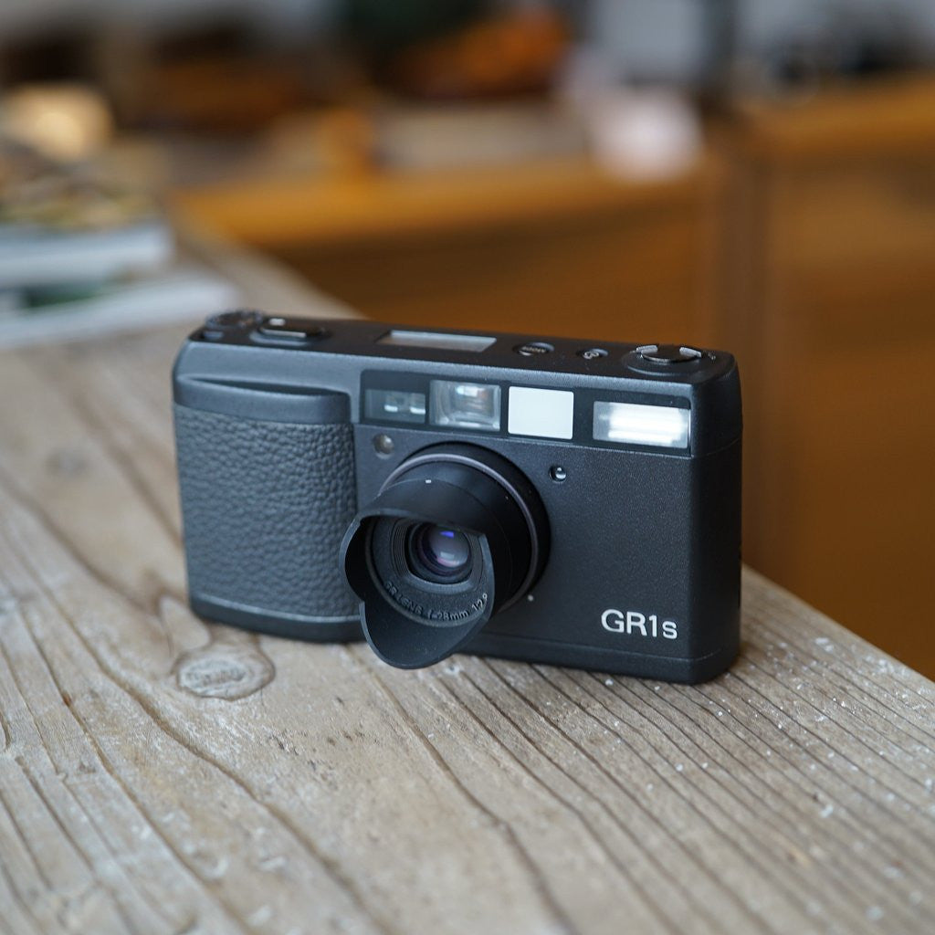プロ仕様のコンパクトフィルム Ricoh GR1sが入荷しました。