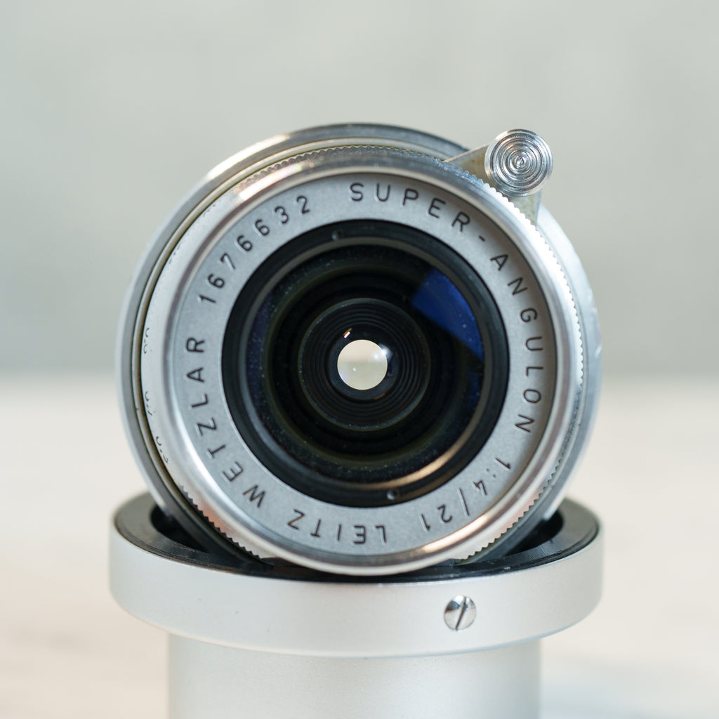 Leica Super-Angulon 21mm f/4 12502Nフード付