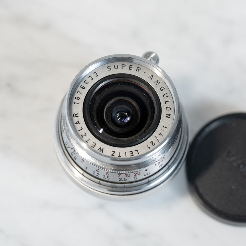 Leica Super-Angulon 21mm f/4 12502Nフード付