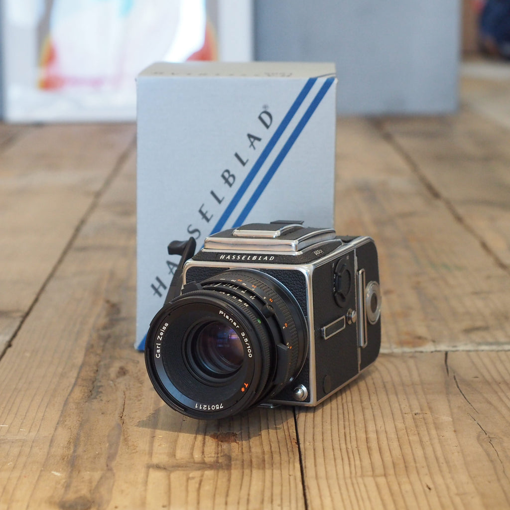 Hasselblad 503CX (CF Planar T* 100mm f/3.5+A12マガジン)