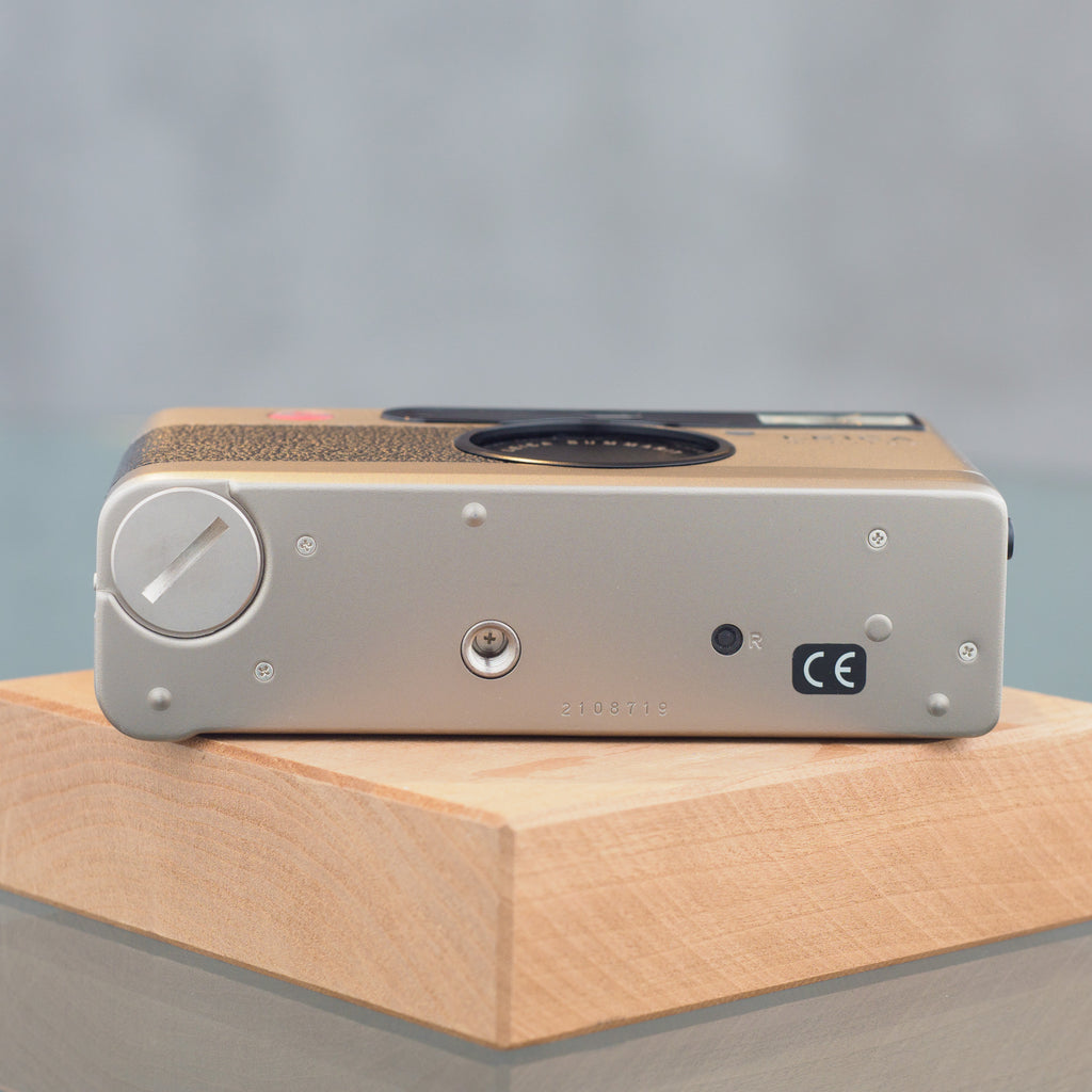 Leica Minilux (Summarit 40mm f/2.4)