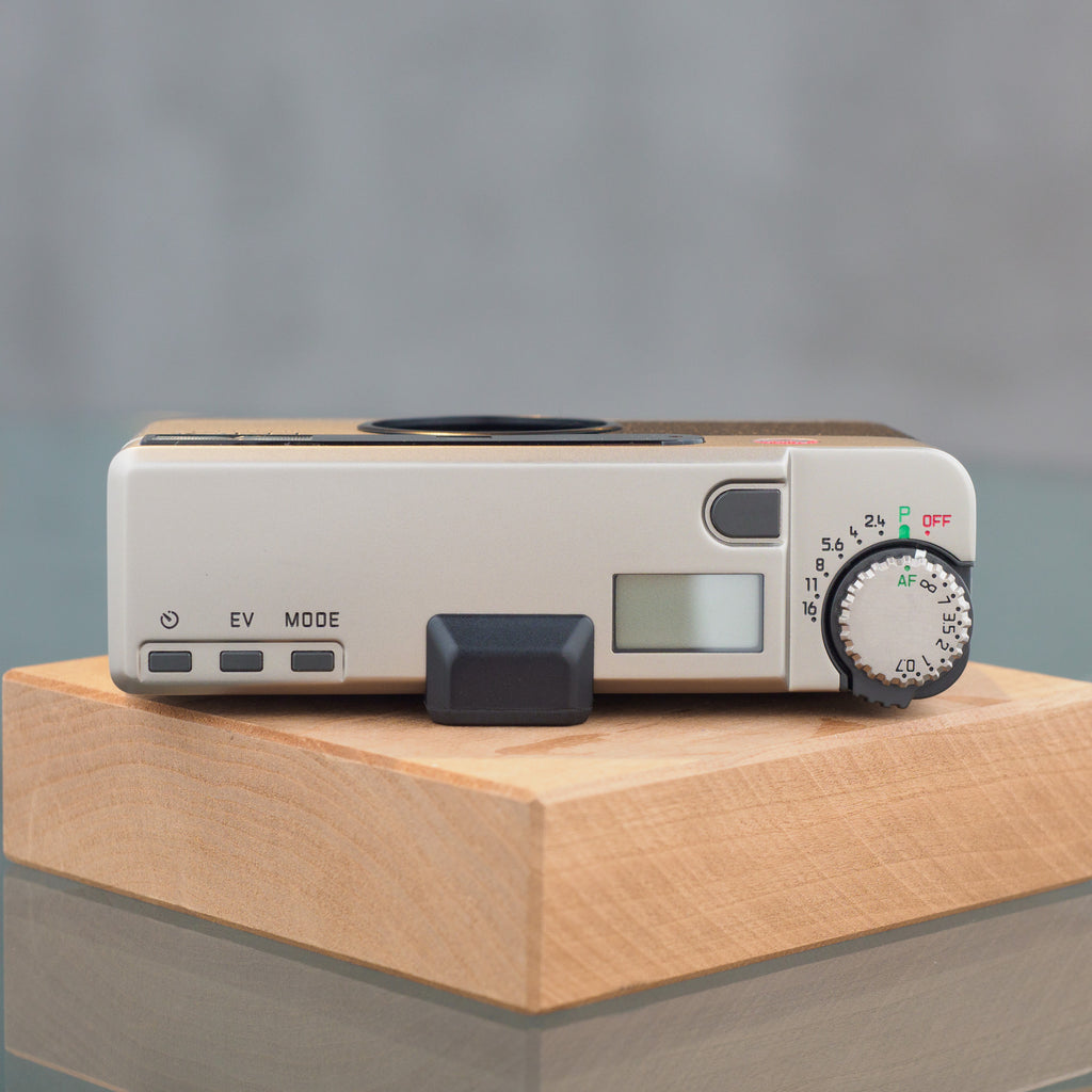 Leica Minilux (Summarit 40mm f/2.4)