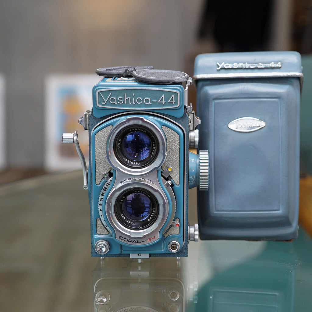 Yashica-44(ヤシカ44)  ブルー