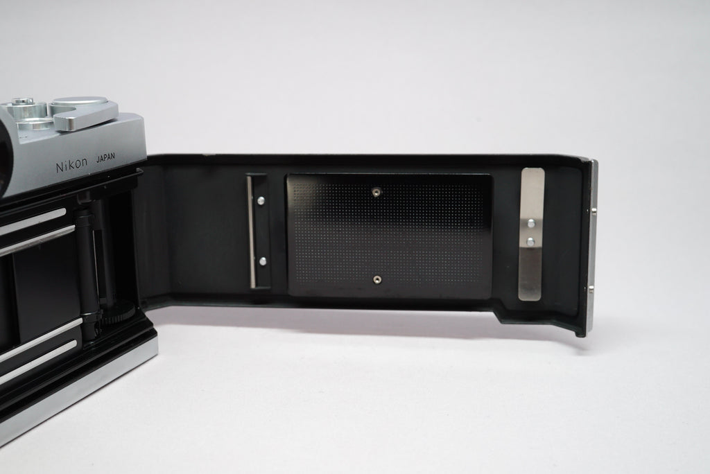 Nikomat FTN + Nikkor-H Auto 50mm f/2 【整備済み】