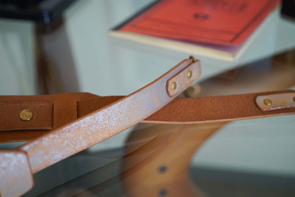 クラックレザー カメラストラップ (シルバー)