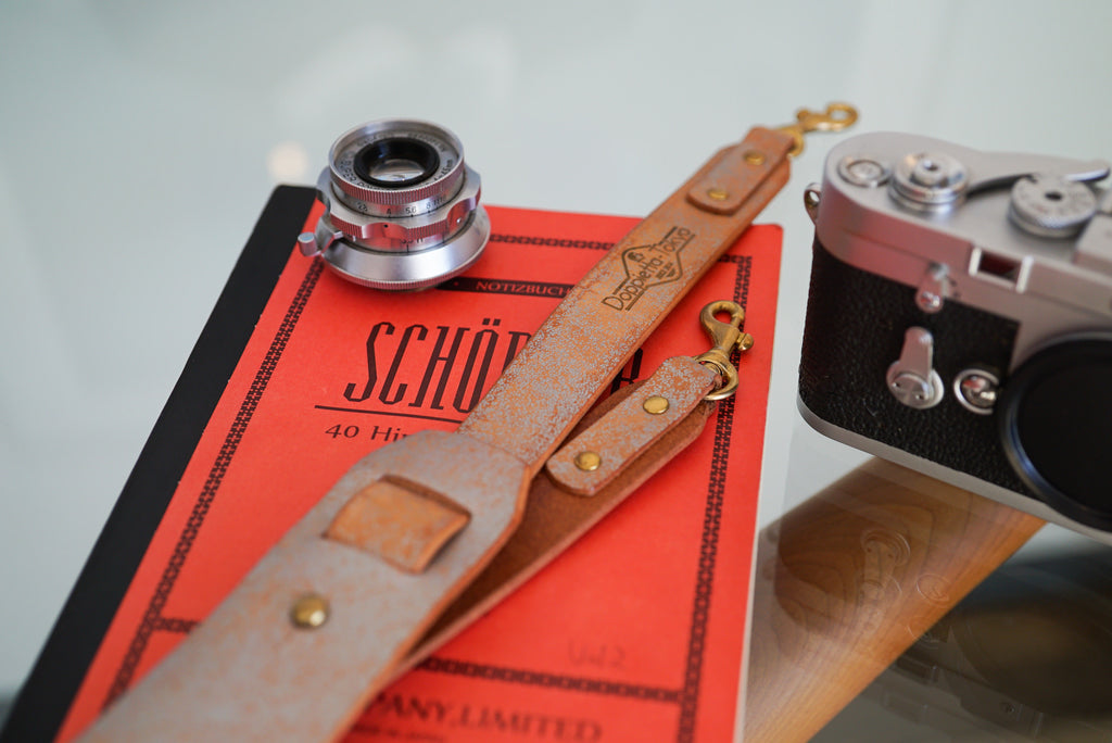 クラックレザー カメラストラップ (シルバー)