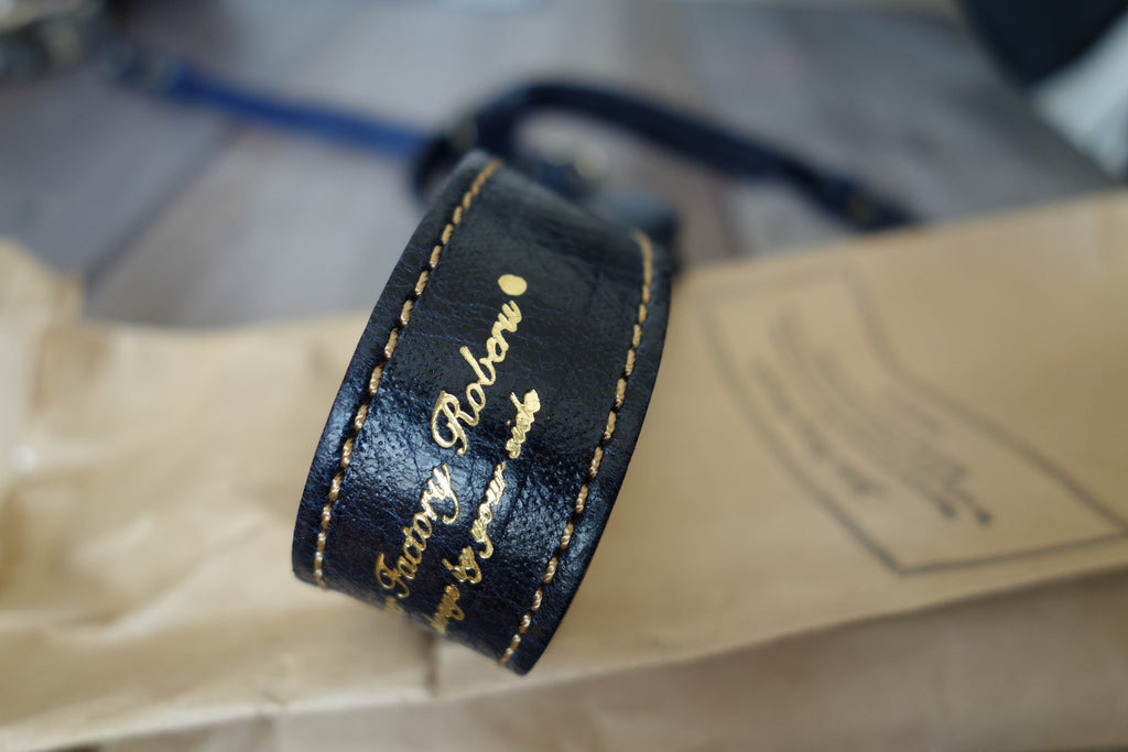 スリムカメラストラップ (ネイビー)コンパクトデジカメ用