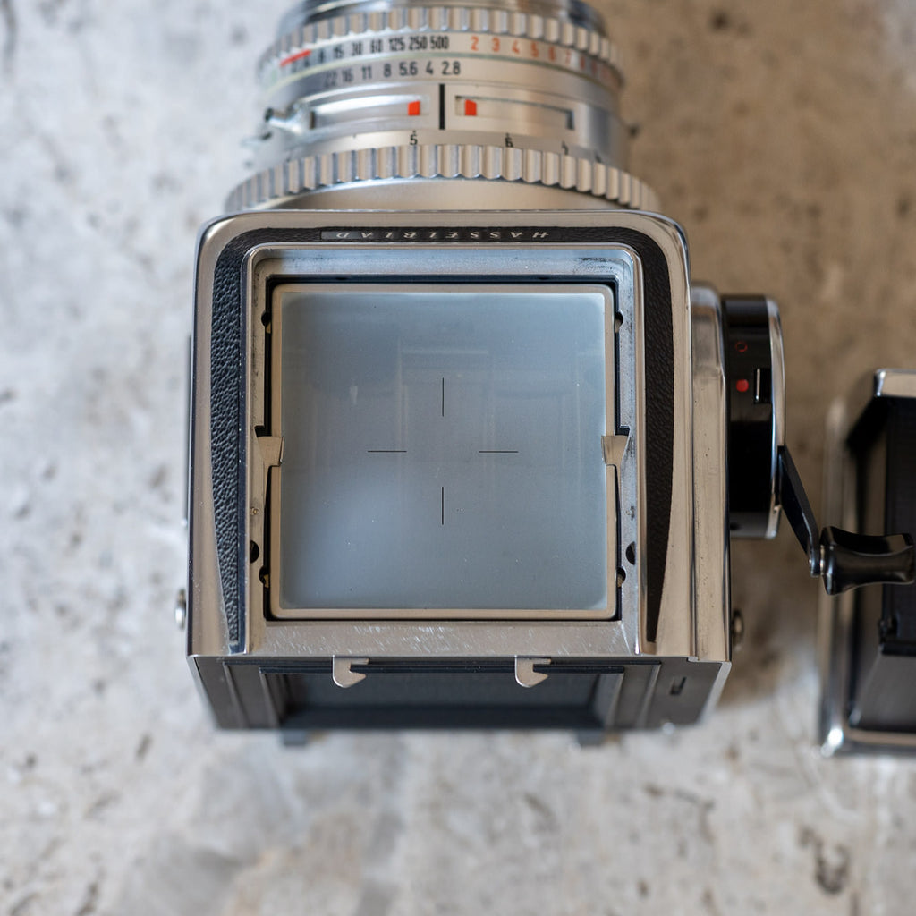 Hasselblad 500C/M (C Planar T* 80mm f/2.8+A12マガジン)
