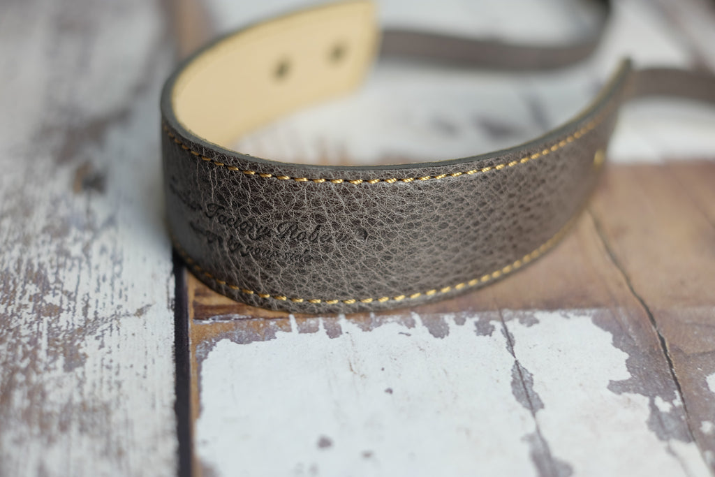 オイルレザー カメラストラップ (アンティークグレー)