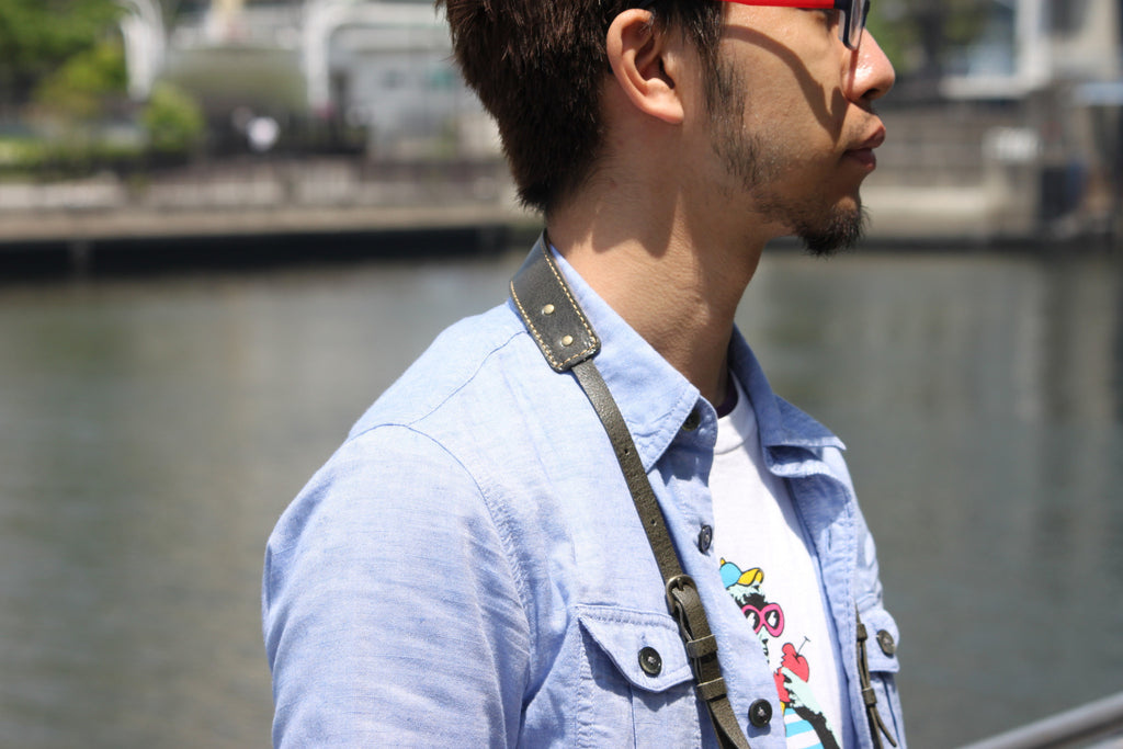 オイルレザー カメラストラップ (フォレストグリーン)