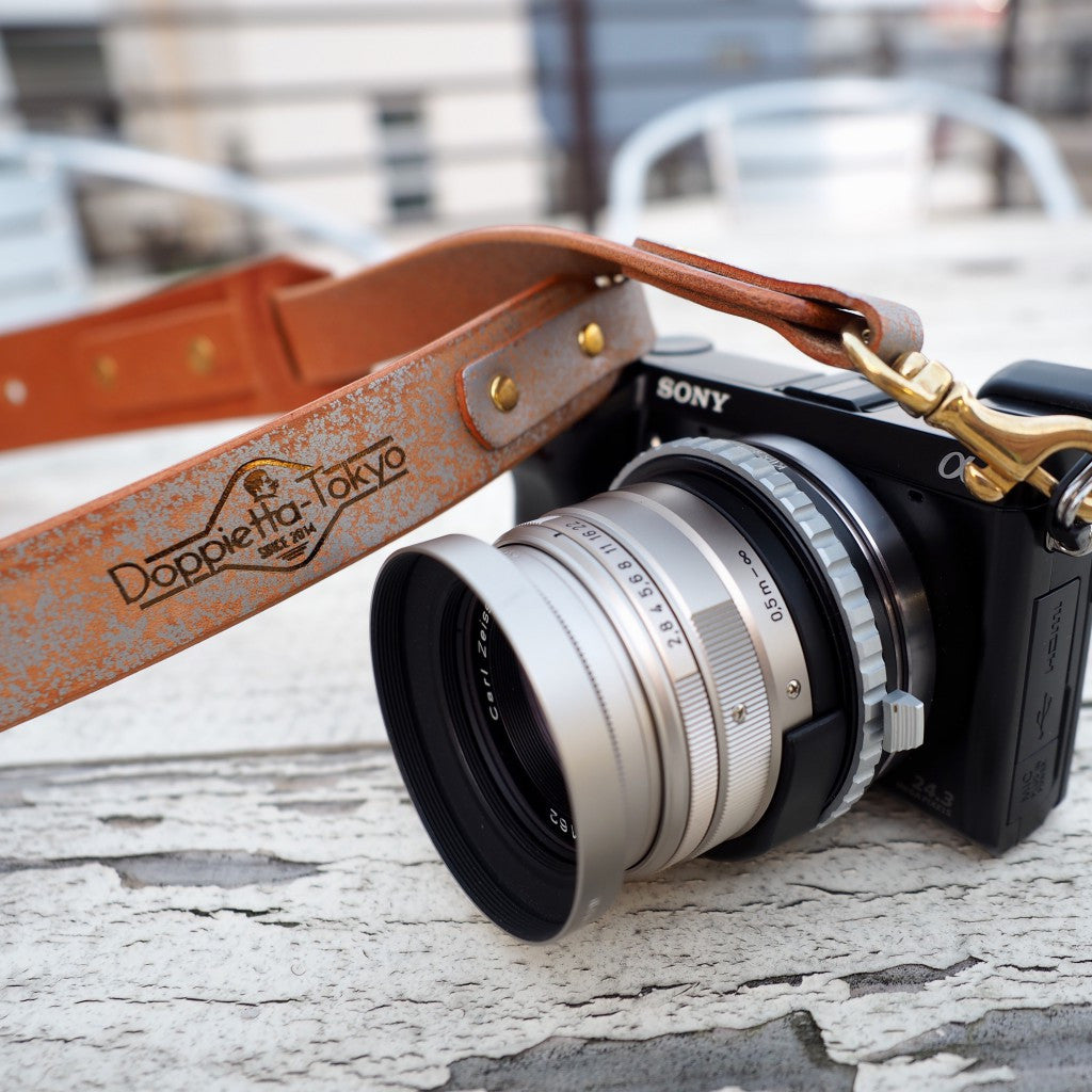 クラックレザー カメラストラップ (シルバー)