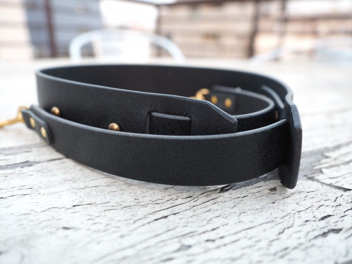 クラックレザー カメラストラップ (ブラック)