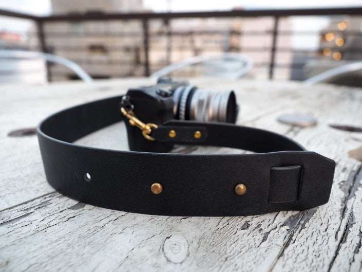 クラックレザー カメラストラップ (ブラック)