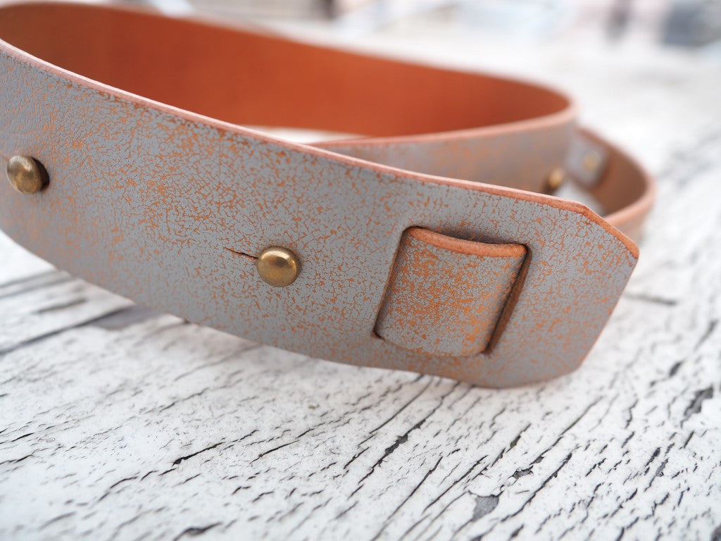 クラックレザー カメラストラップ (シルバー)