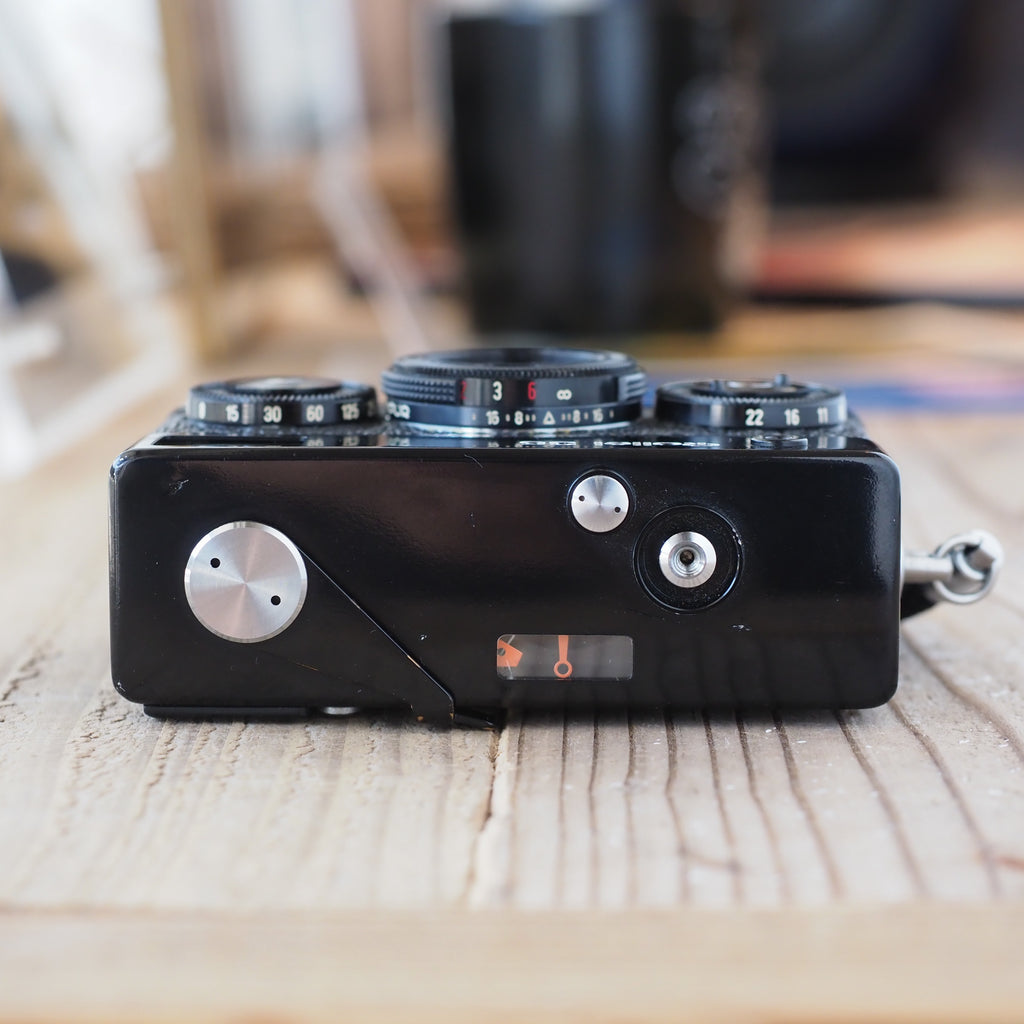 Rollei 35 ブラック (Tessar 40mm f/3.5)