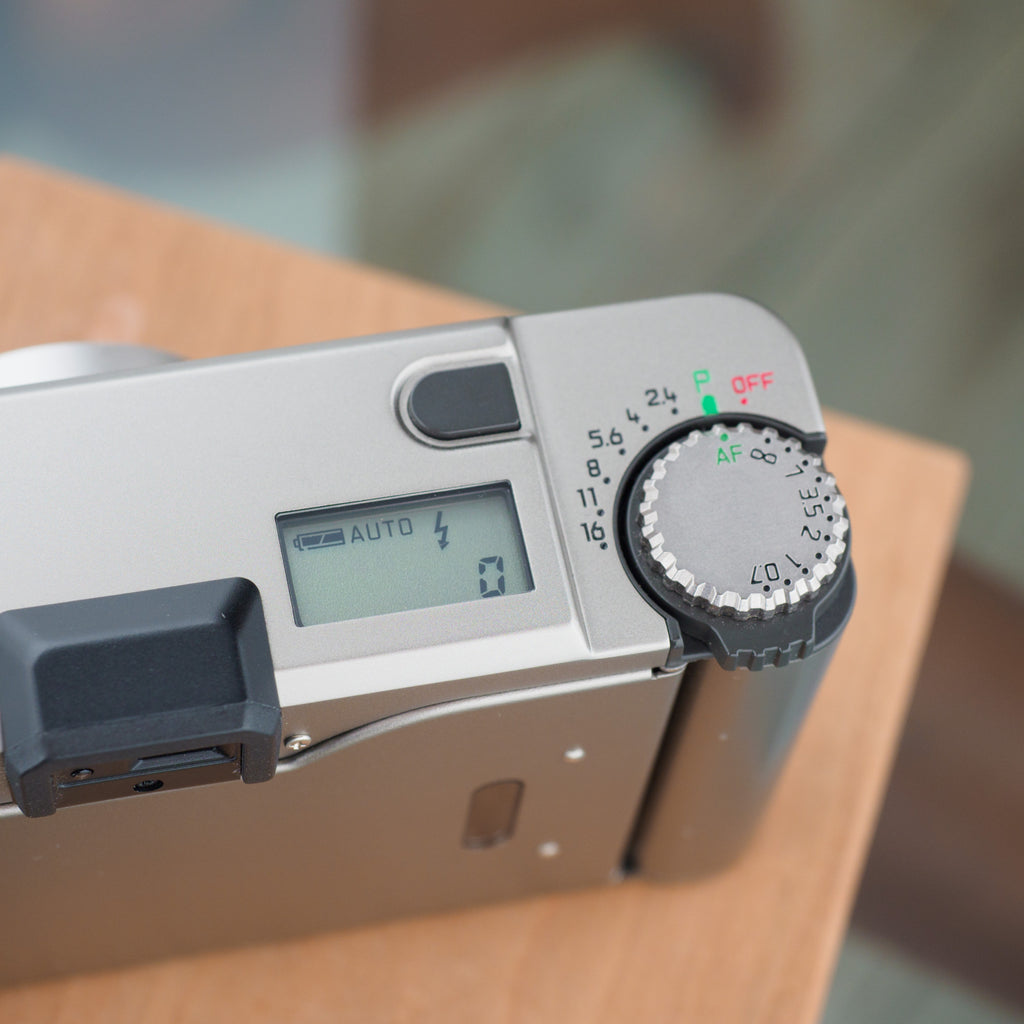 Leica Minilux (Summarit 40mm f/2.4)