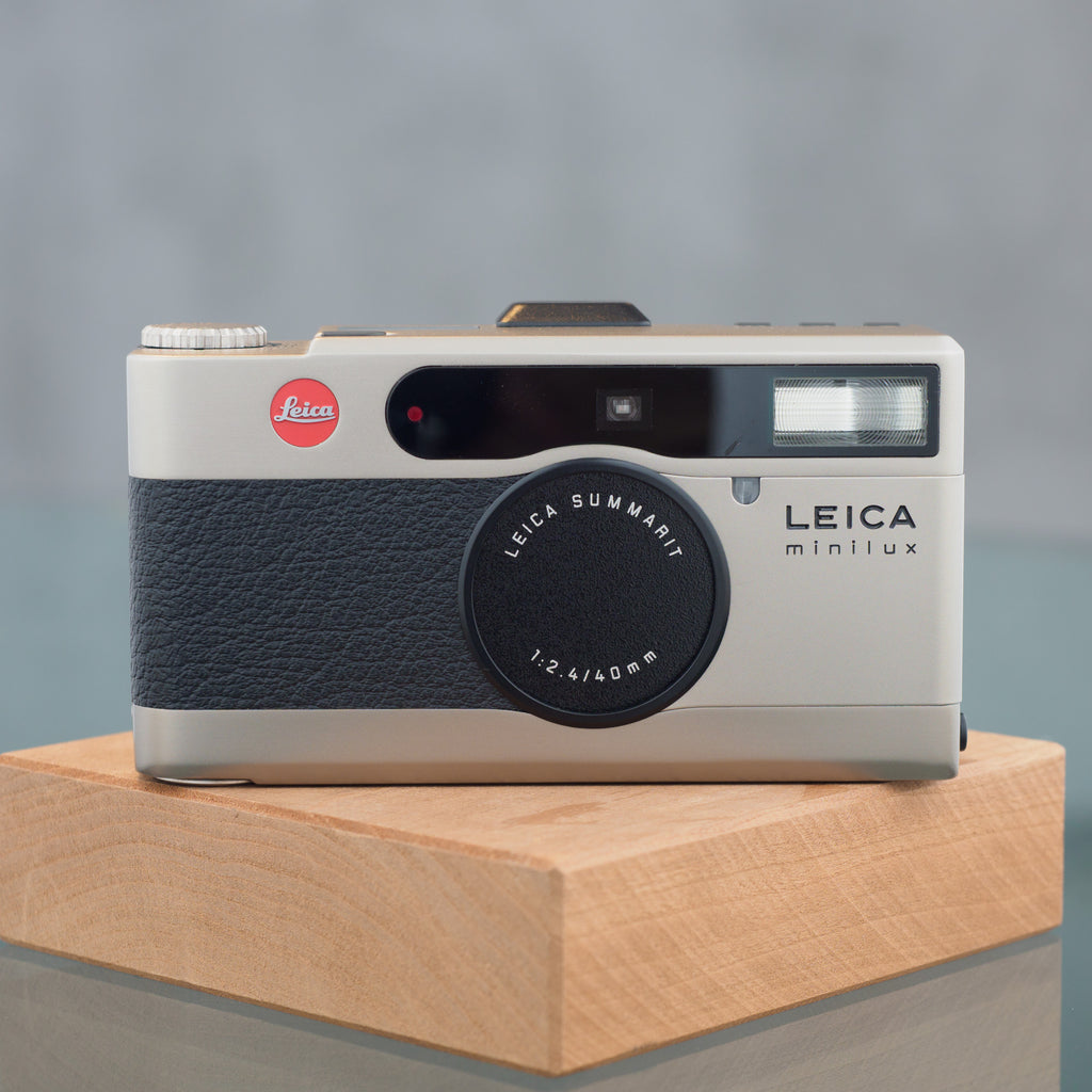 Leica Minilux (Summarit 40mm f/2.4)