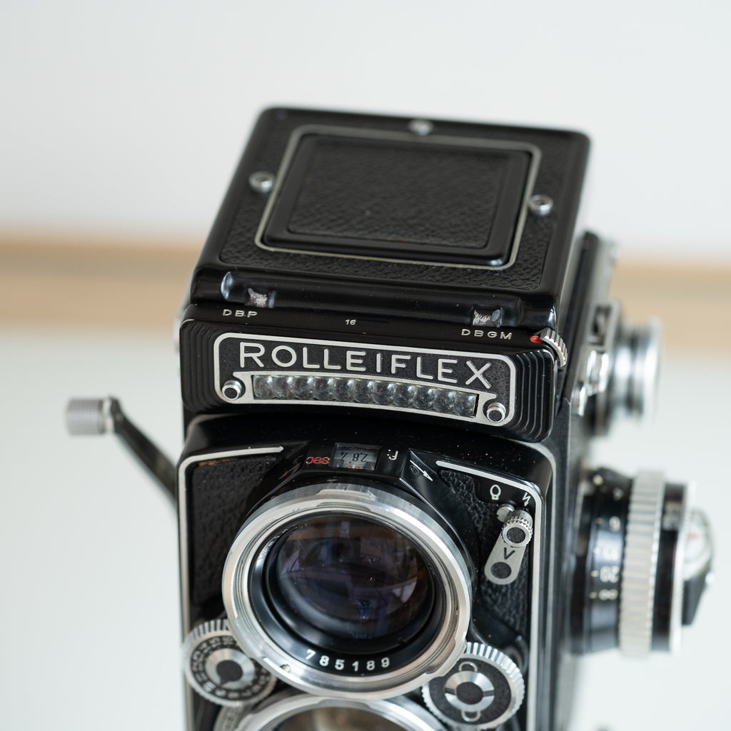 Rolleiflex 2.8E (Planar 80mm f/2.8) - Doppietta-Tokyo